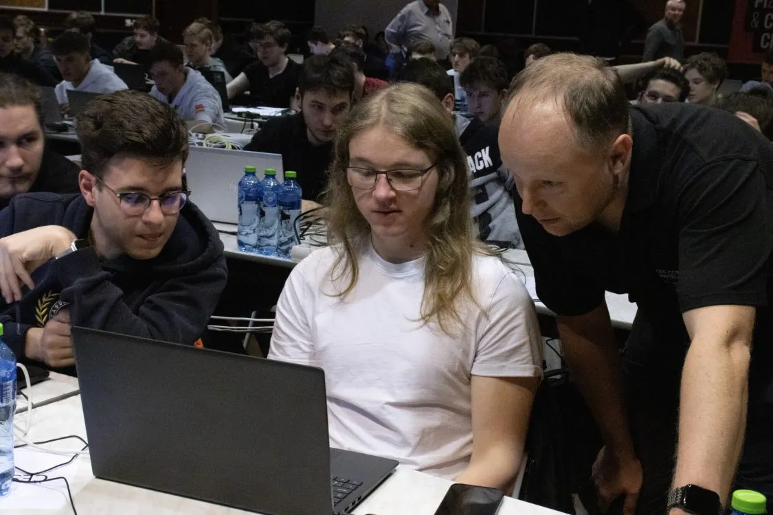 Studenti SŠTD Česká Třebová v&nbsp;rámci soutěže odvrátili útok hackerů