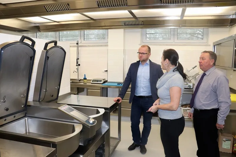 Jezdecká škola v&nbsp;Kladrubech má novou kuchyň a&nbsp;demonstrační učebnu
