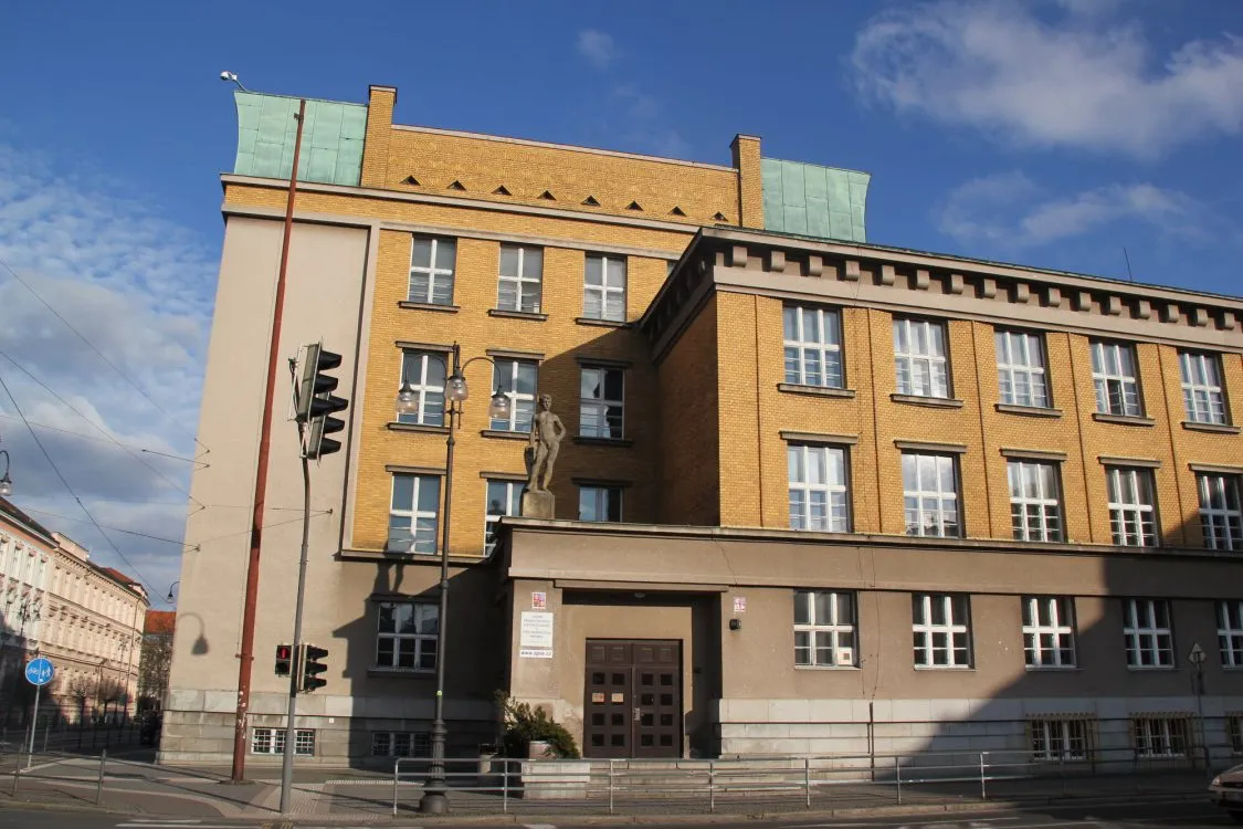 Kraj pokračuje v&nbsp;zateplování školních budov. Rekonstrukce se dočká hned několik z&nbsp;nich