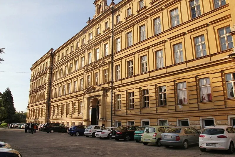 Oprava fasády chrudimského gymnázia by měla začít na jaře