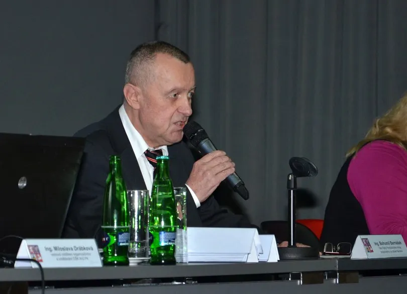 Slučování škol nechystám, zaměříme se na provázání s&nbsp;praxí, říká nový krajský radní Bohumil Bernášek