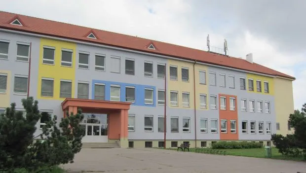 Pozvánka na ŠKOLNÍ AKADEMII ZŠ Staňkova v&nbsp;DK DUKLA Pardubice