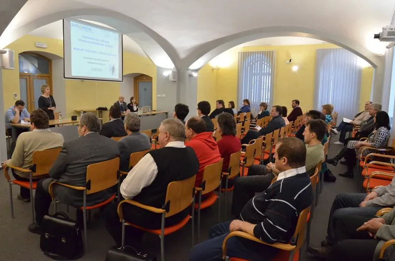 Informování organizací Pardubického kraje o&nbsp;projektu centralizace nákupu telekomunikačních služeb