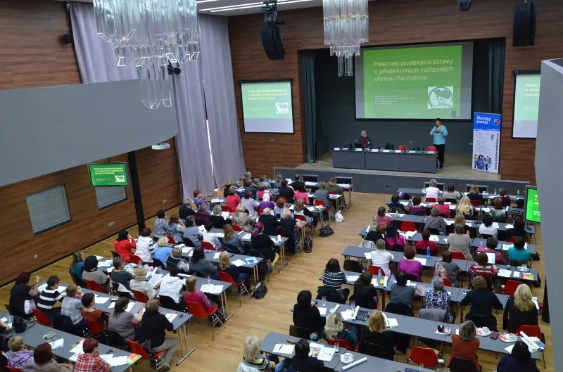 Porady ředitelů škol zlepšují vzájemnou komunikaci s&nbsp;krajem
