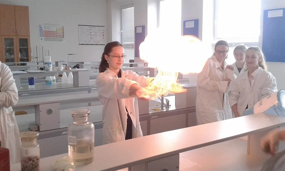 Laboratorní cvičení z&nbsp;chemie žáků ZŠ Přelouč