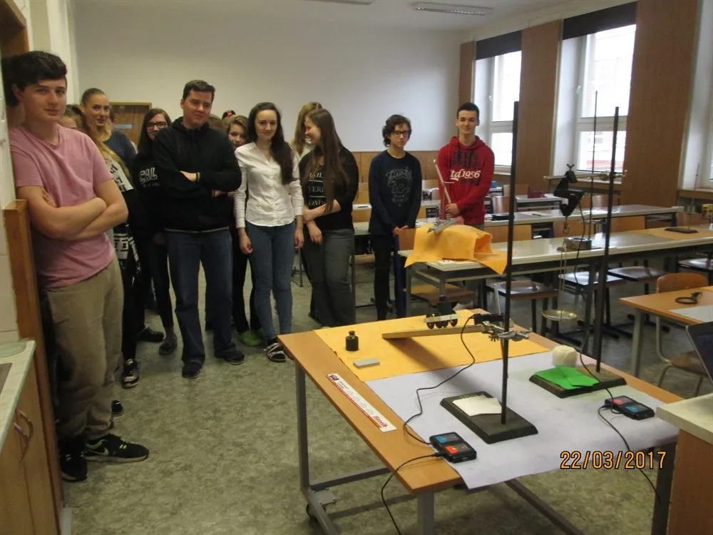 Laboratorní práce z&nbsp;fyziky na Gy a&nbsp;SOŠ Přelouč
