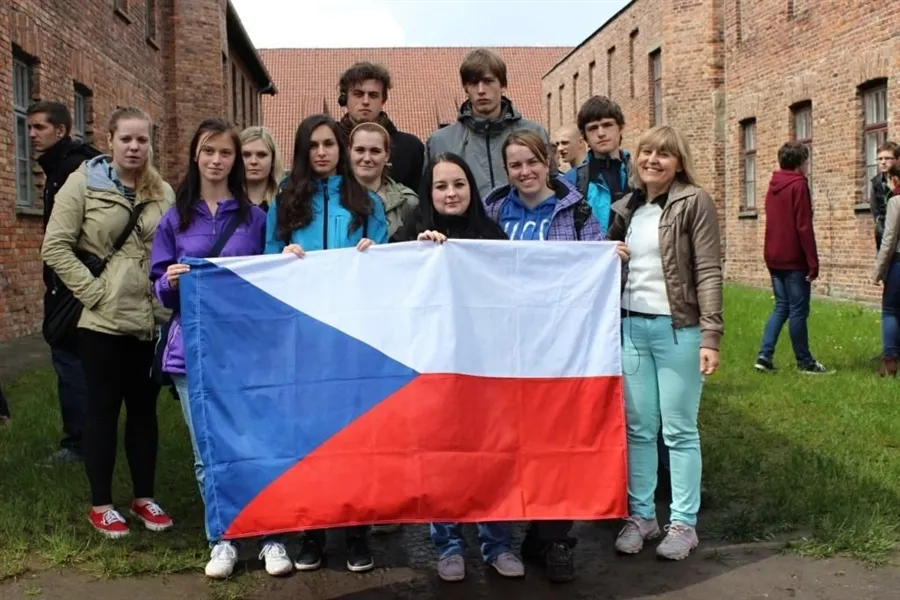 Studenti holického gymnázia v&nbsp;Pochodu živých