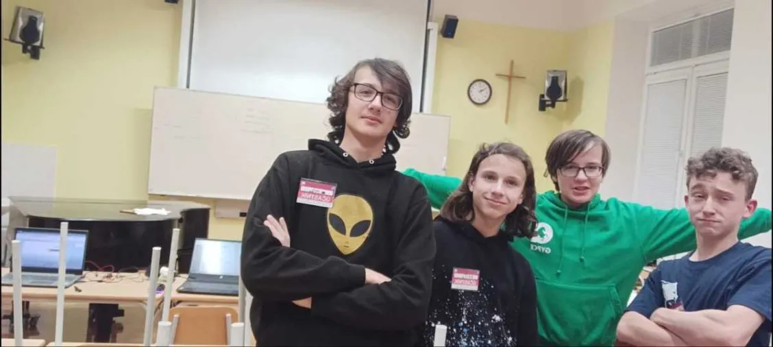 Úspěšná spolupráce studentů z&nbsp;pardubického a&nbsp;hořického gymnázia na AstroPi Hackathonu Brno 2023
