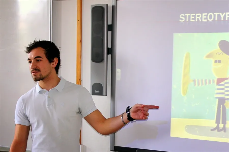 Návštěva studenta z&nbsp;Francie v&nbsp;hodině anglické konverzace