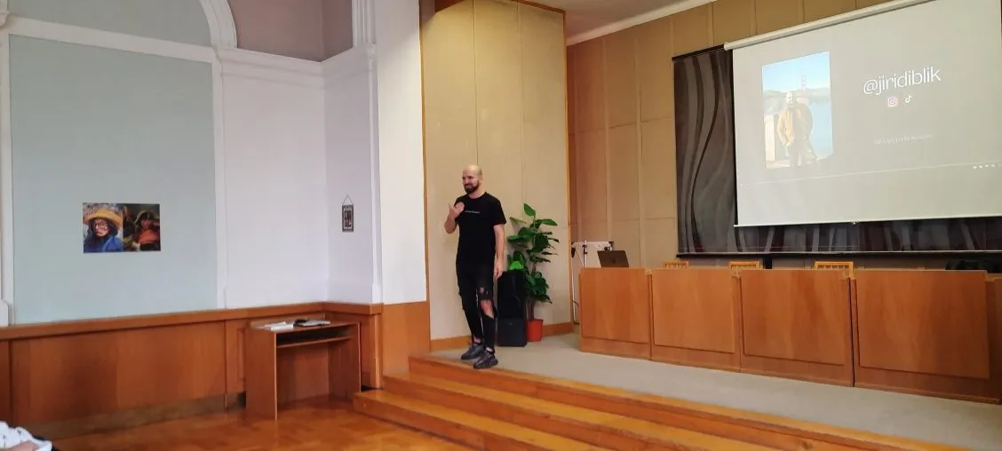 Setkání po letech s&nbsp;absolventem Gymnázia Vysoké Mýto Jiřím Diblíkem