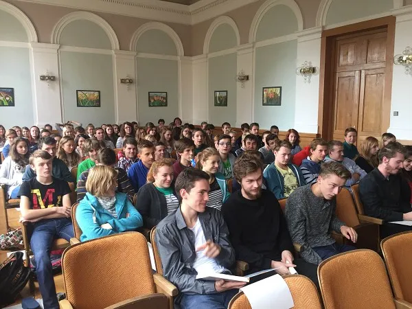 Představení antitotalitní čítanky pro dějiny 20.&nbsp;století na Gymnáziu Vysoké Mýto