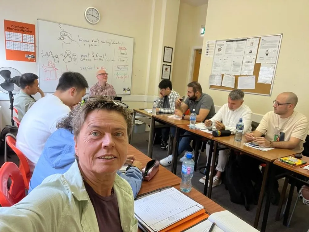 Učitelé Gymjev na jazykových pobytech z&nbsp;Erasmu+
