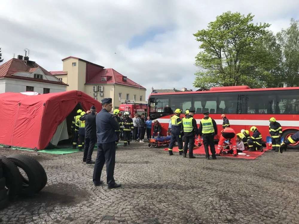 Žáci předstírali zranění při železniční nehodě