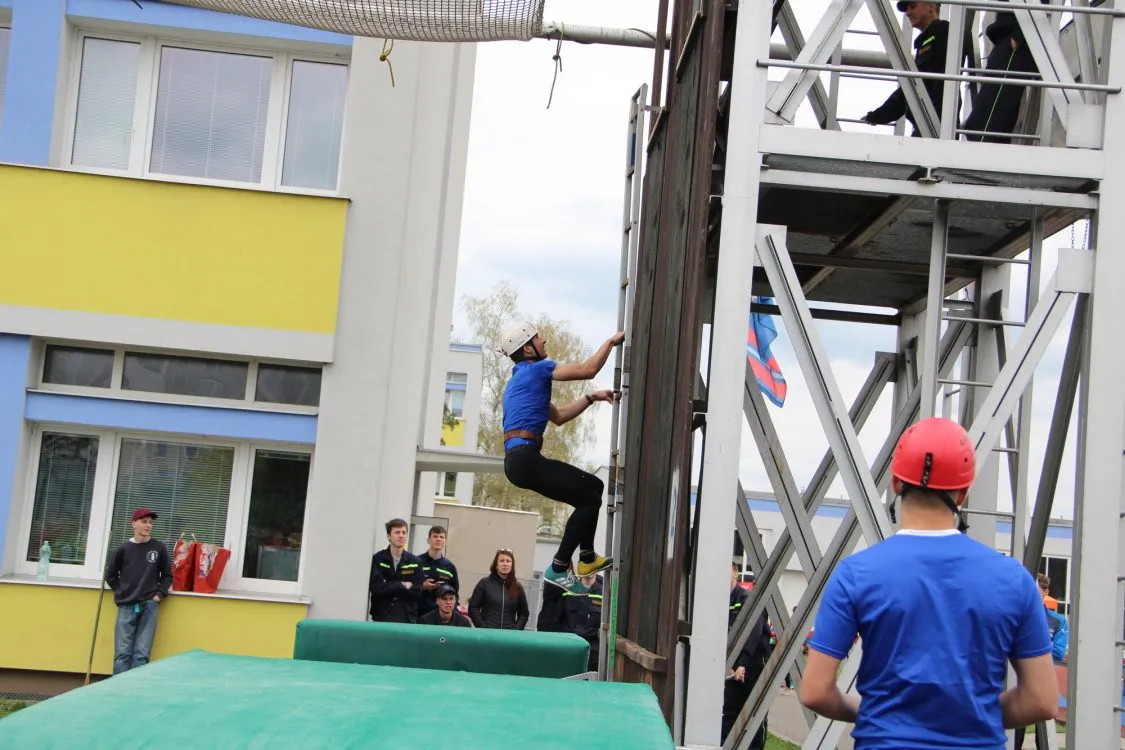 Hasičský stadion SPČH Pardubice hostil Středoškolské mistrovství republiky v&nbsp;požárním sportu