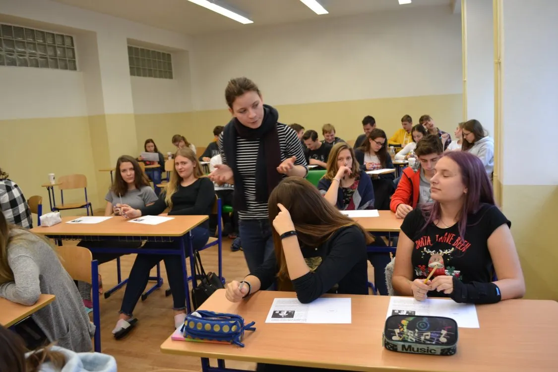 Co jsou hoax, fake news či konspirace? Žáci chemické školy o&nbsp;tom již vědí víc