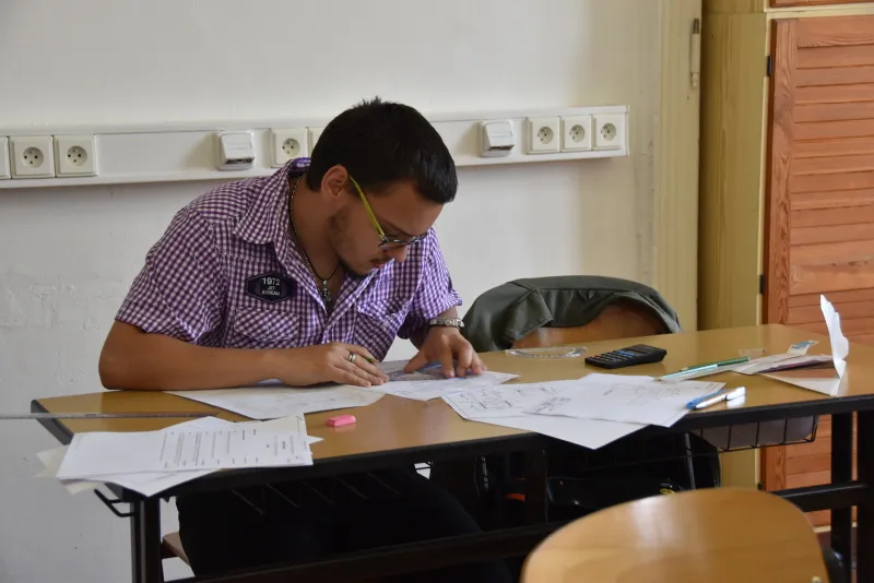 Žákům v&nbsp;učebních oborech začaly závěrečné zkoušky