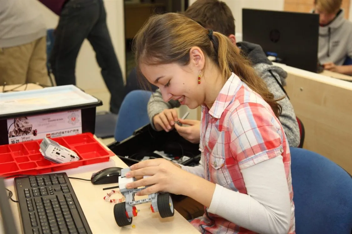 Soutěživí školáci nacházejí cestu k&nbsp;elektrotechnice