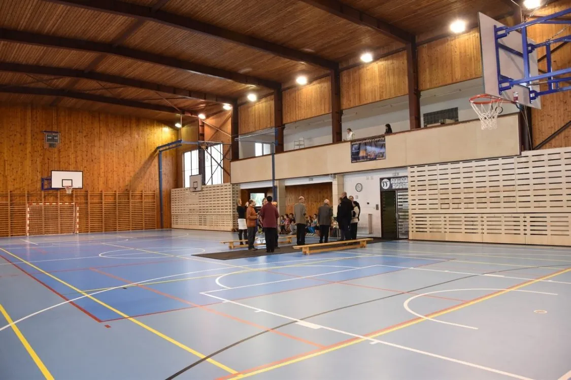 Tělocvična integrované školy v&nbsp;Moravské Třebové má novou podlahu