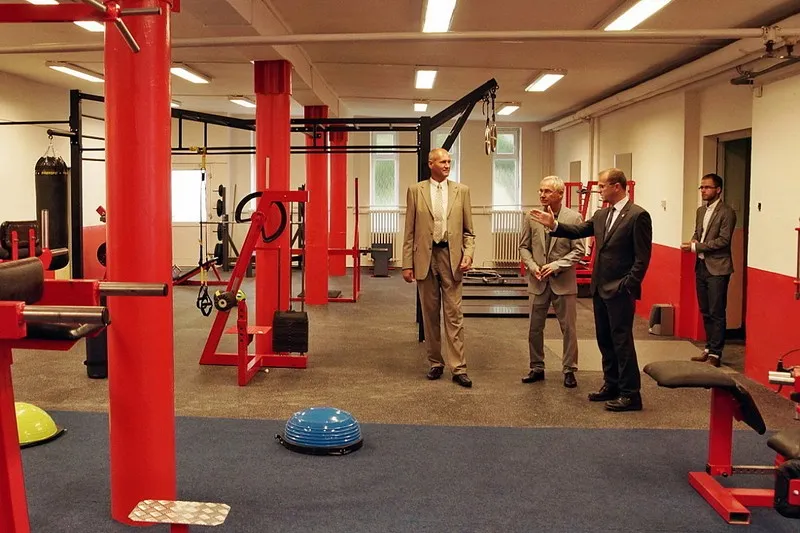 Hejtman zahájil školní rok na opraveném pardubickém „sporťáku“