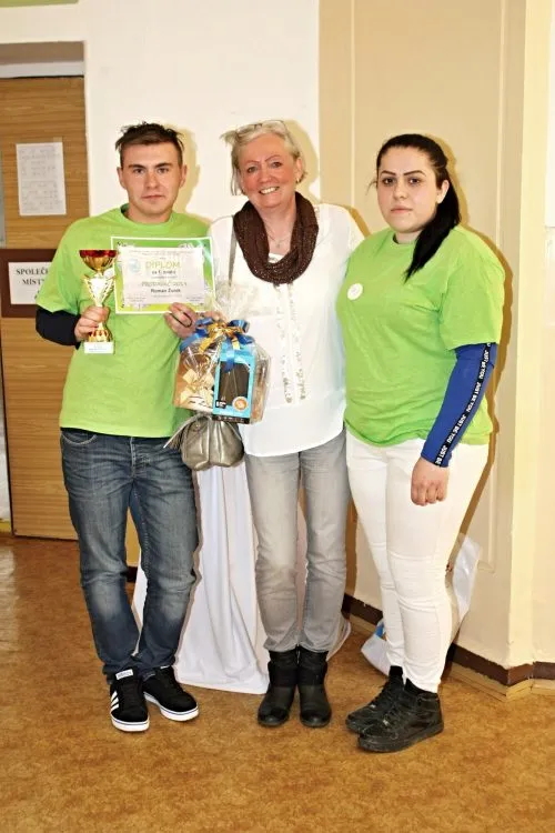 Zlatý pohár z&nbsp;celostátní soutěže Prodavač 2019 pro SOŠ a&nbsp;SOU obchodu a&nbsp;služeb Chrudim