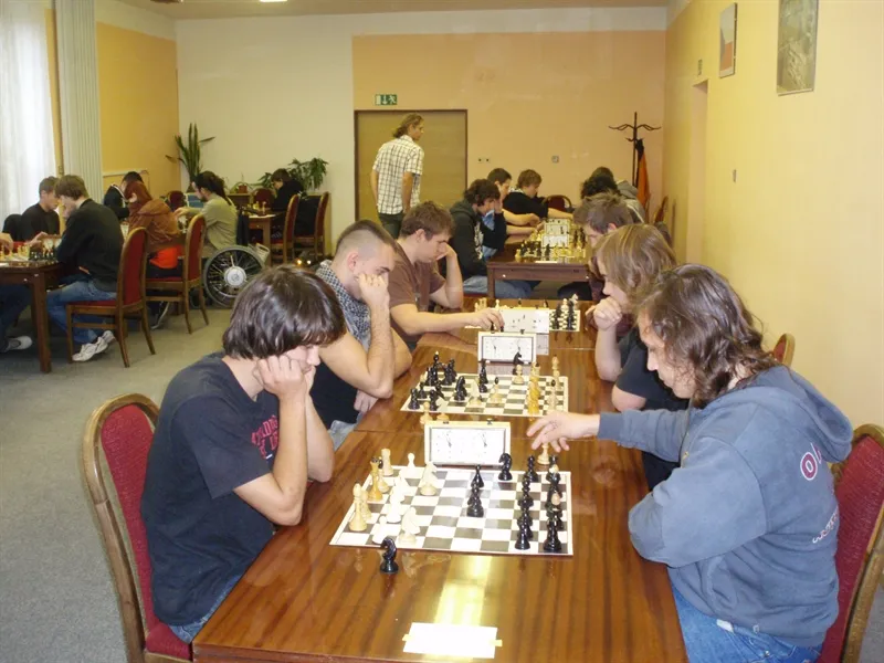 Mladí velmistři v&nbsp;šachu na SPŠ stavební Pardubice
