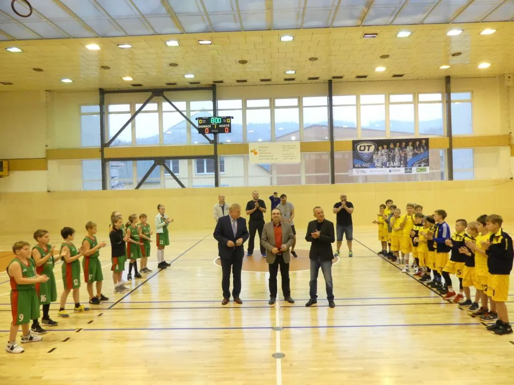 Fotogalerie: sportovní hala umprumky slavnostně otevřena!