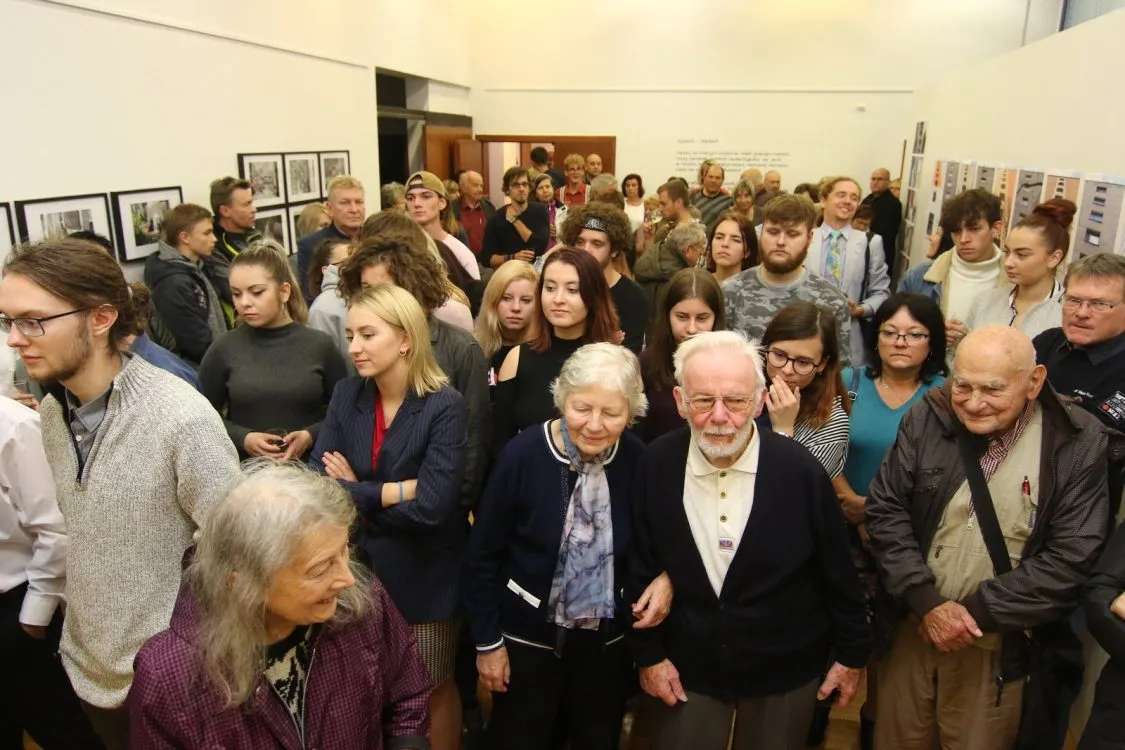 Fotogalerie: o&nbsp;první výstavu umprumky v&nbsp;letošním školním roce byl velký zájem!
