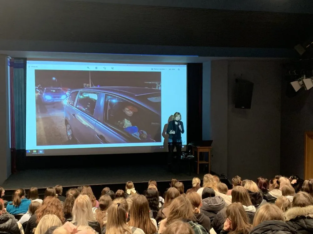 Chceme vědět víc aneb Petra Procházková s&nbsp;přednáškou „Mediální gramotnost a&nbsp;dezinformace“ hostem na Vyšší odborné škole a&nbsp;střední škole zdravotnické a&nbsp;sociální Ústí nad Orlicí