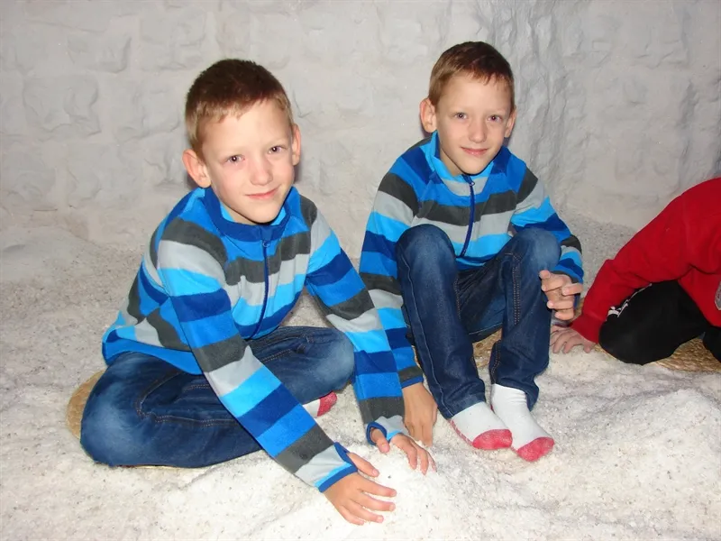 Byl jeden bacil, do hlavy mně bacil. Nechodil jsem do jeskyňky, mám teď nosík plný rýmky…..