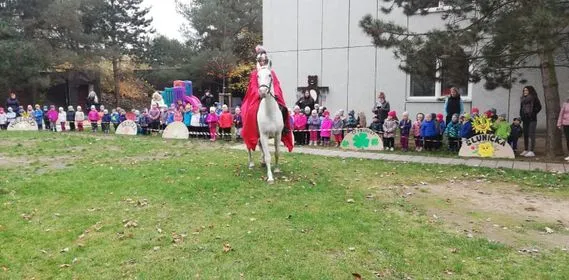 Martin na bílém koni v&nbsp;Mateřské škole Erno Košťála v&nbsp;Pardubicích