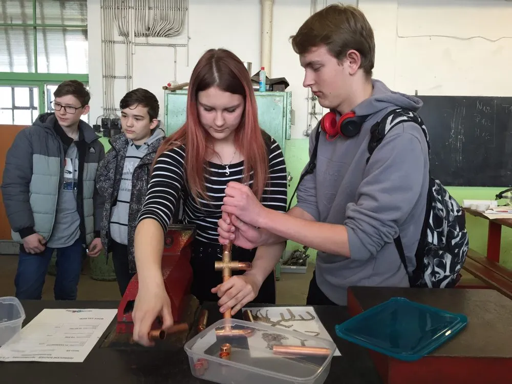 Pomohou TECHNOhrátky změnit historii a&nbsp;přivedou do plynárenského učiliště v&nbsp;Pardubicích první dívku?