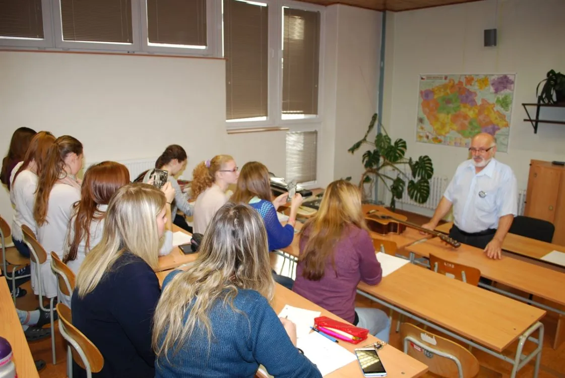 Žáci 4.&nbsp;ročníku OA a&nbsp;VOŠE ve Svitavách v&nbsp;projektu Příběhy bezpráví